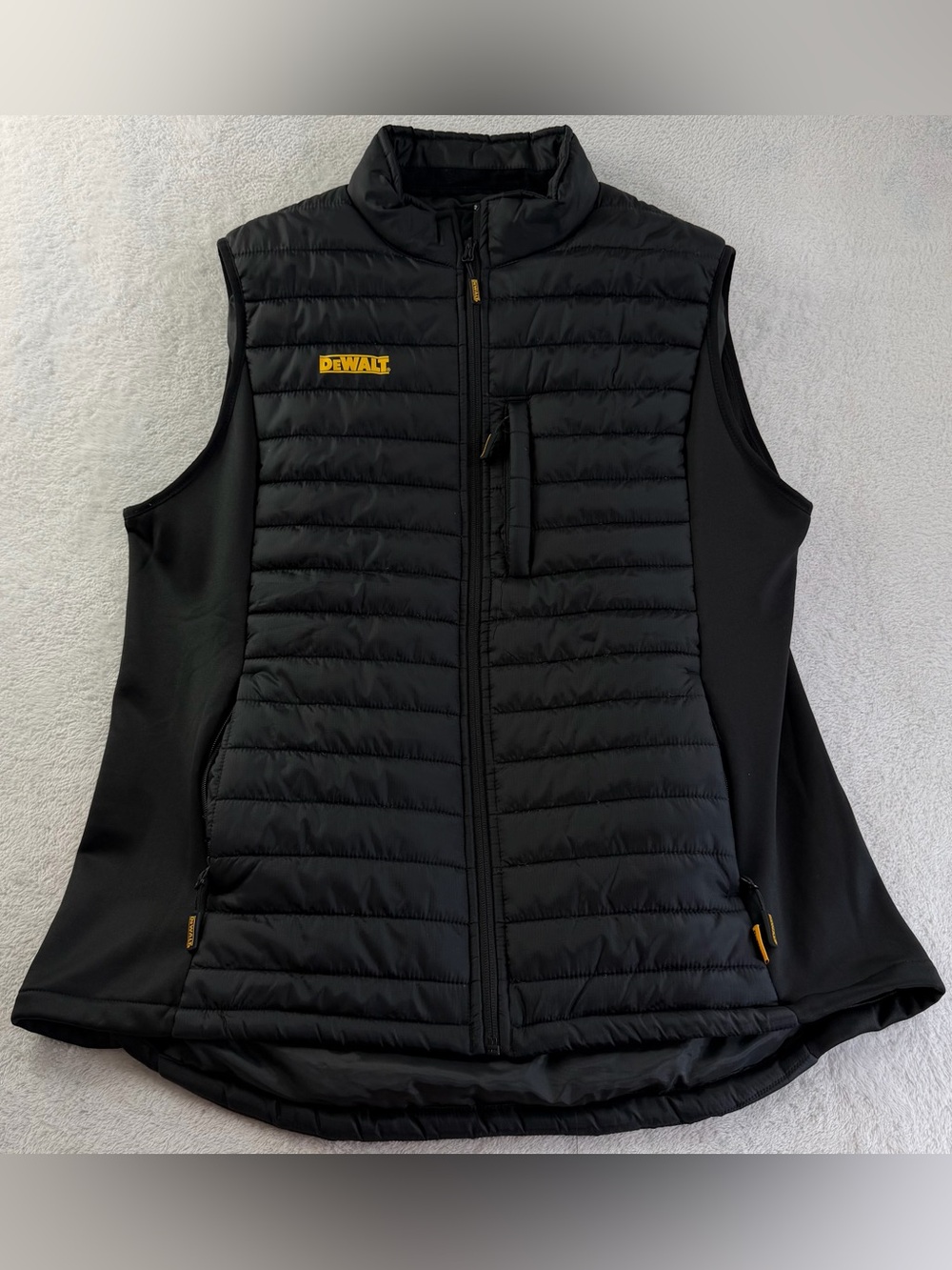 DEWALT Men’s XL Hybrid Insulated Work Vest Black Stretch DXWW50006